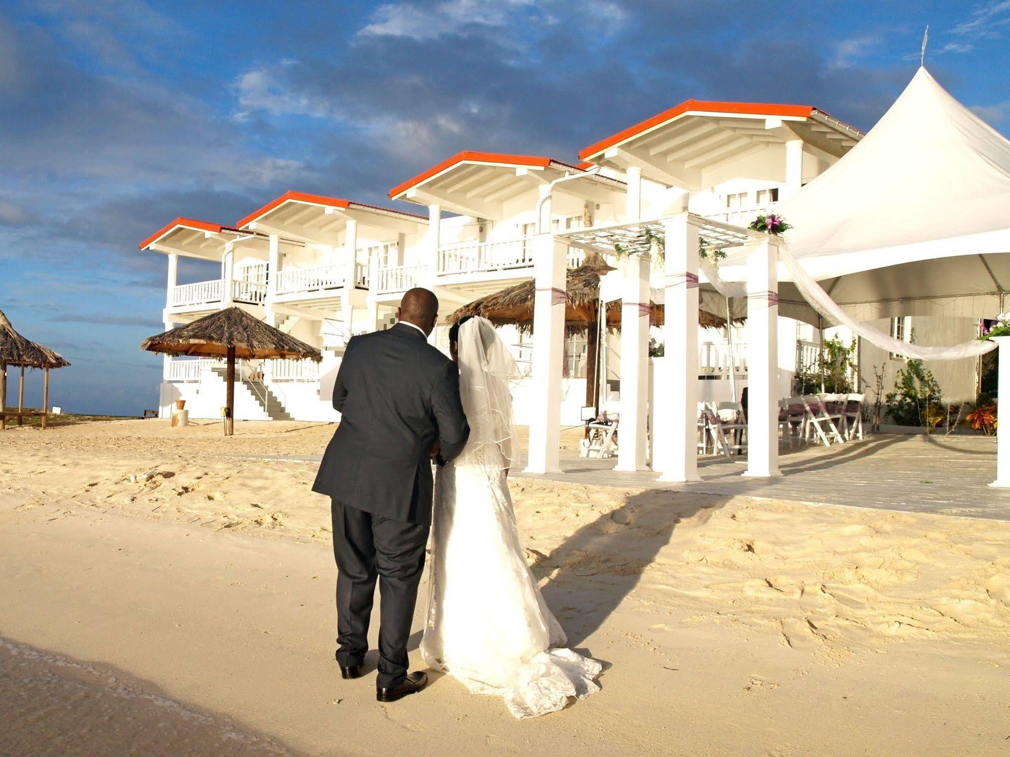 Davids Beach Hotel Clifton Екстериор снимка