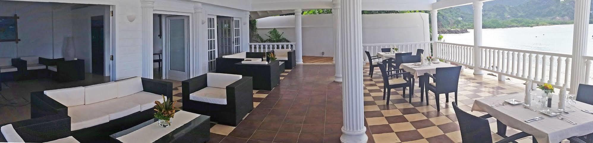 Davids Beach Hotel Clifton Екстериор снимка