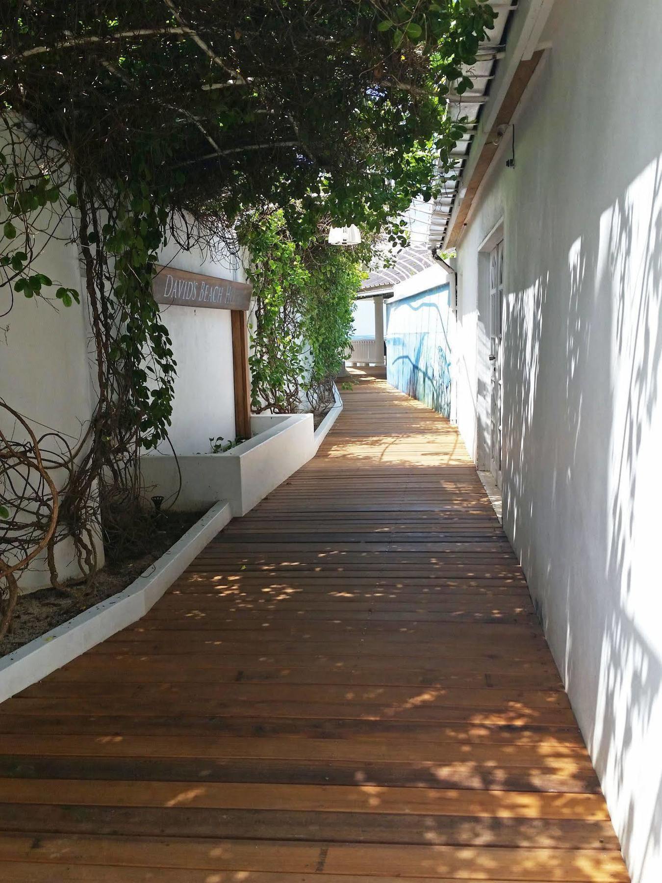 Davids Beach Hotel Clifton Екстериор снимка