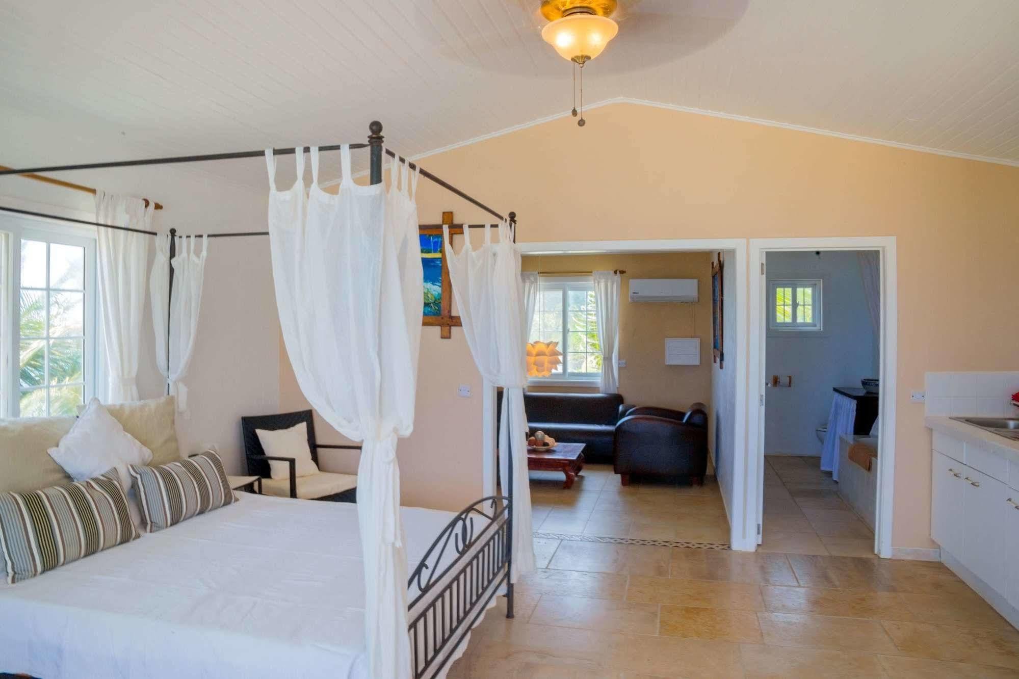 Davids Beach Hotel Clifton Екстериор снимка