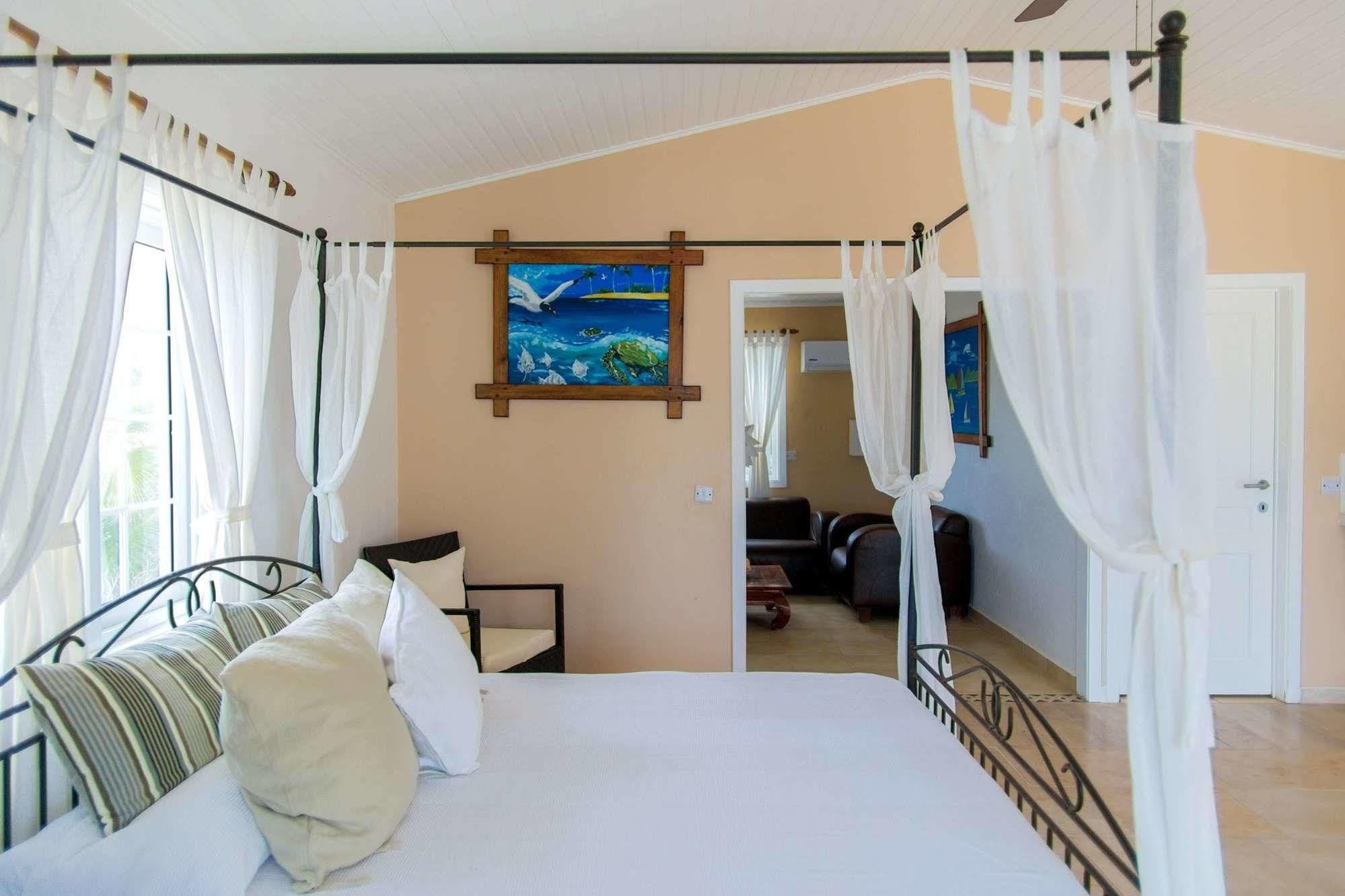 Davids Beach Hotel Clifton Екстериор снимка