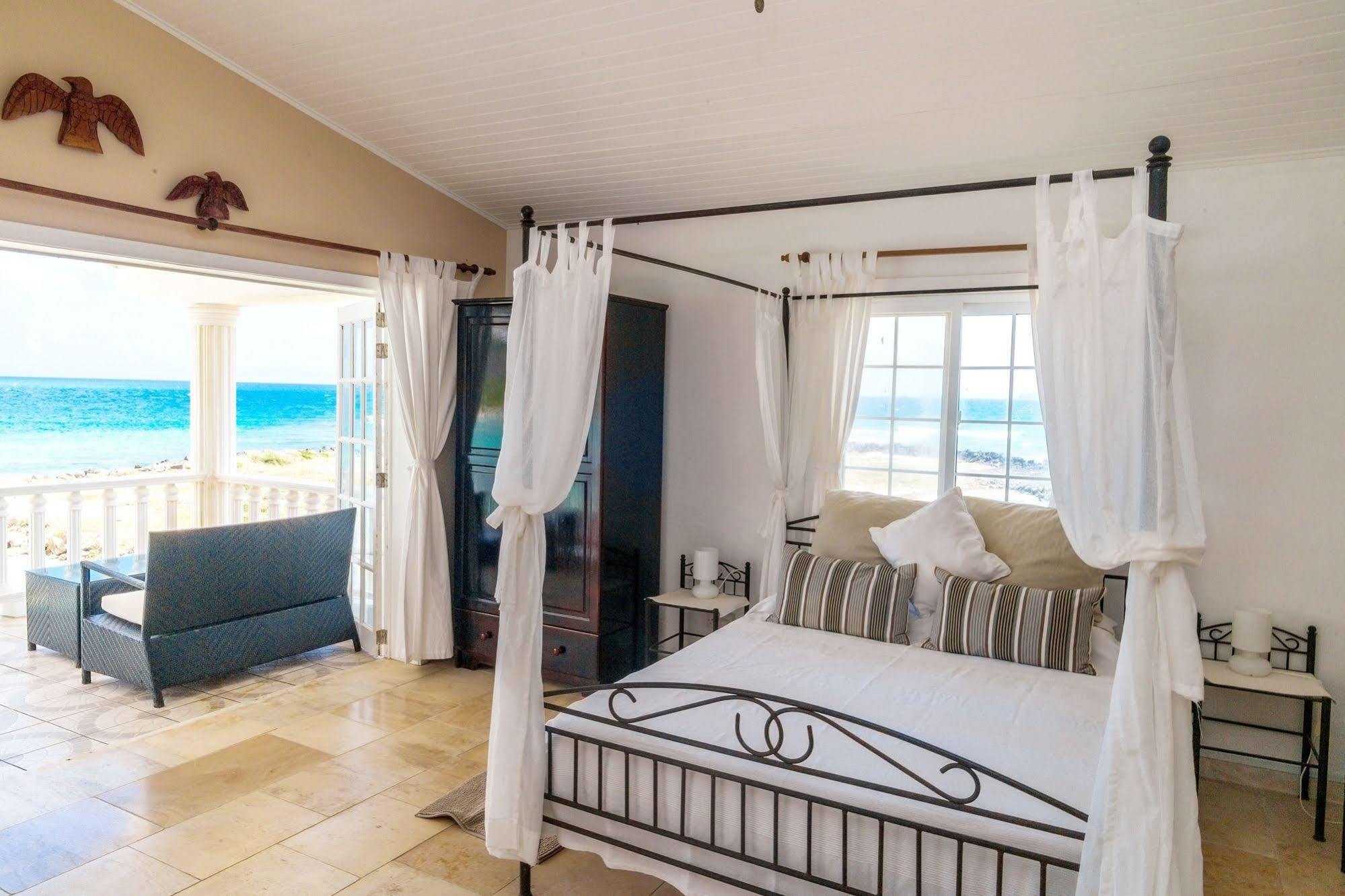 Davids Beach Hotel Clifton Екстериор снимка
